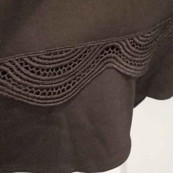 Sleeveless Black Dress - Picture 5 of 6